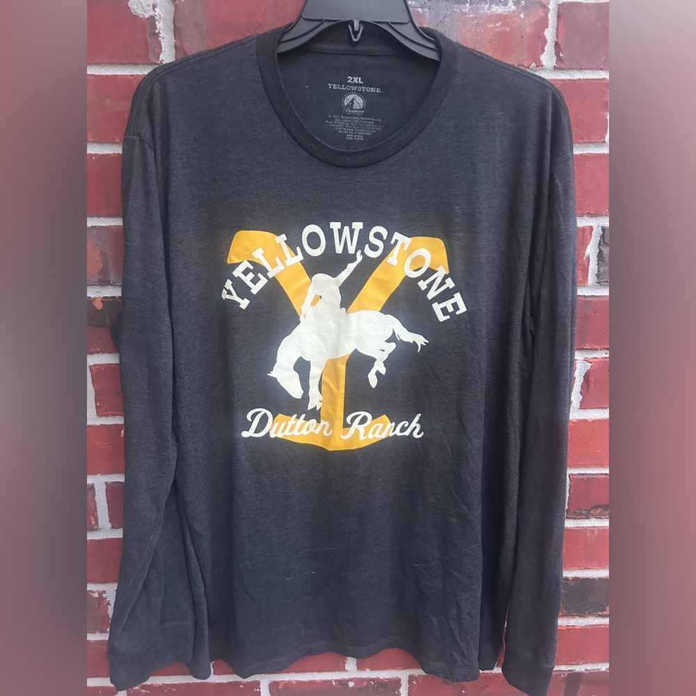 Yellowstone Dutton Ranch Men's Graphic T Shirt 2XL Gray Long Sleeve Crew Neck E4